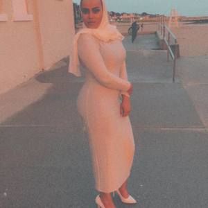 Meet your Posher, Idil